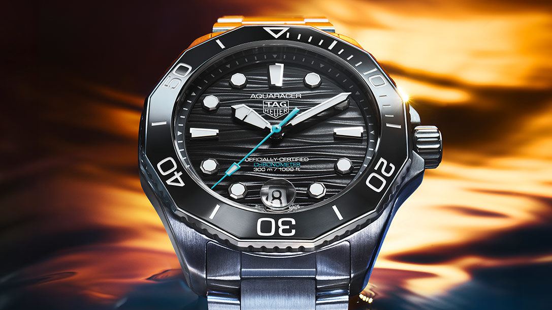 AQUARACER PRO 300 GMT TAG Heuer